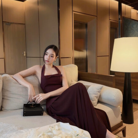 A- ĐẦM DÀI YẾM NƠ NGỰC